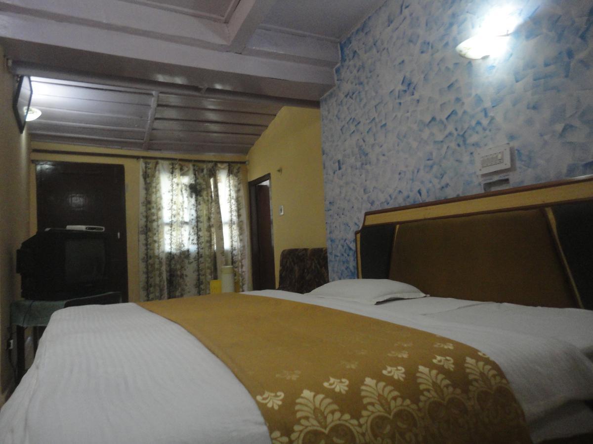 Hotel Walnut Grove Мусори Екстериор снимка